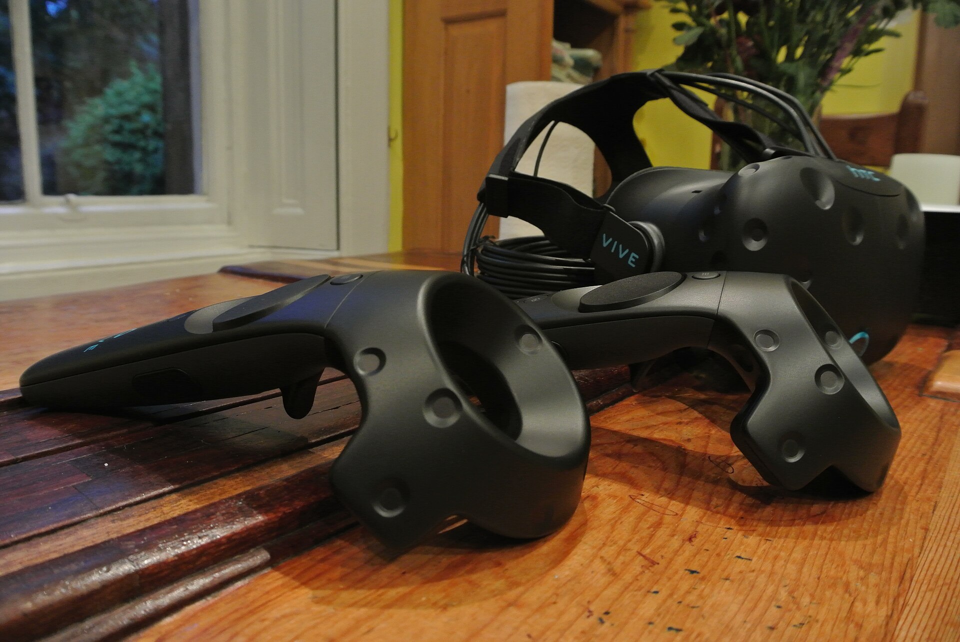 Virtual reality headset and hand controllers